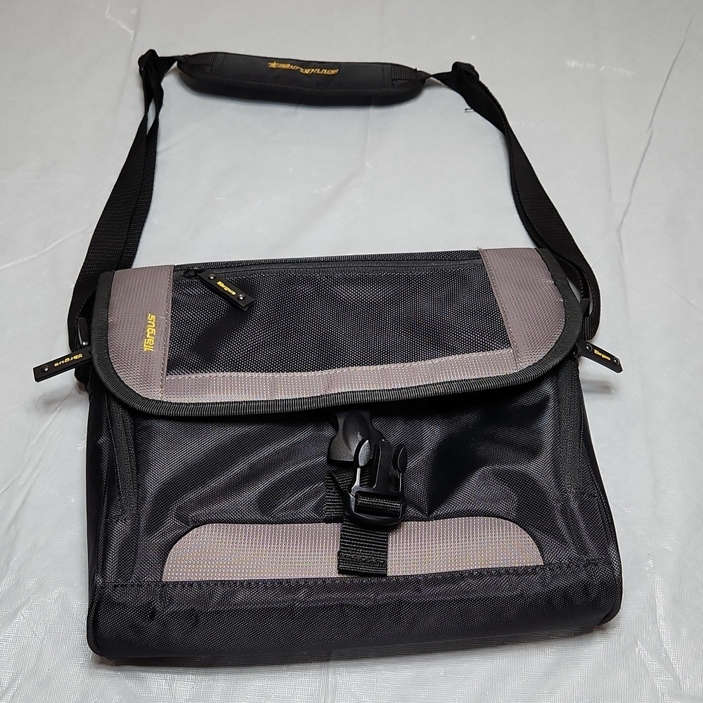Targus 10.5" Tablet bag